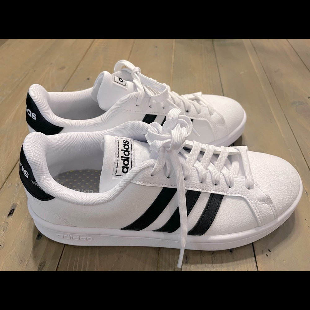 Women’s Adidas grand court tennis shoes
